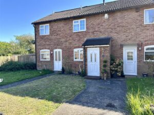 22 Falcon Way Ashford Kent